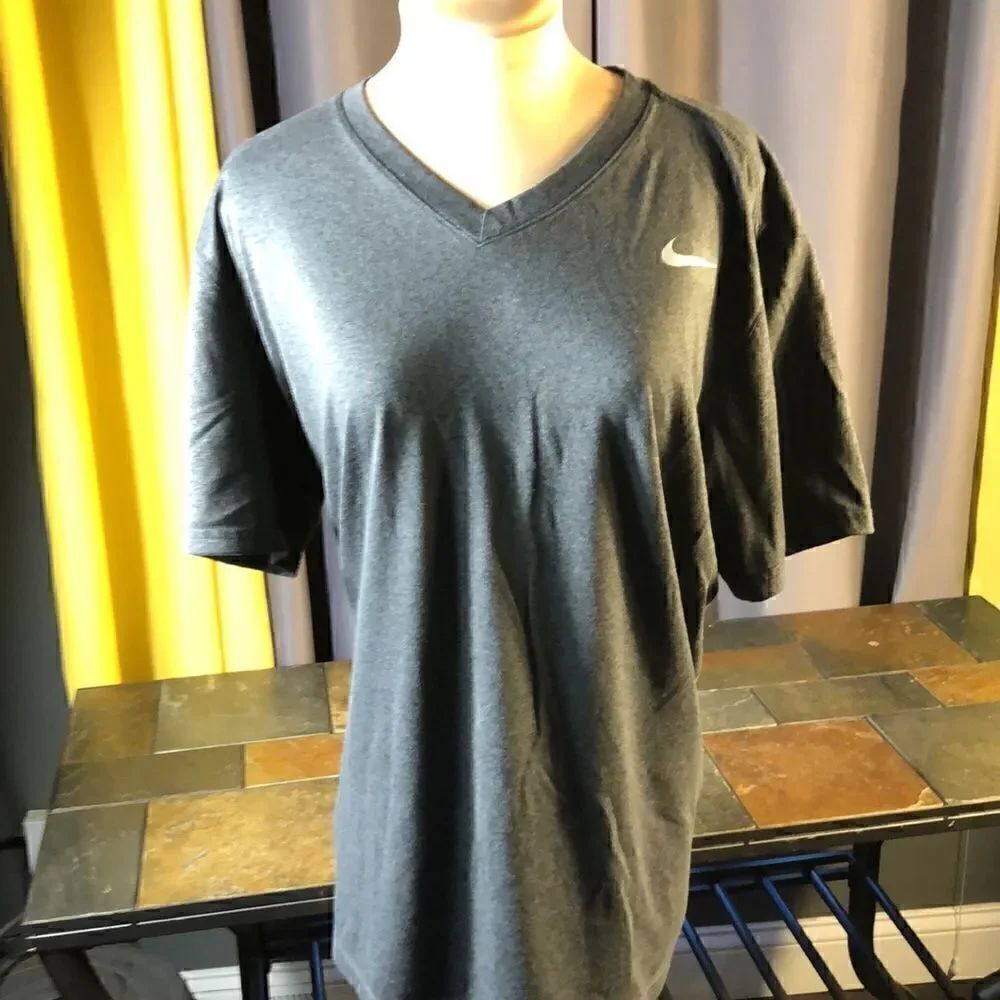 Nike dry fit women’s cut v-neck tee size large